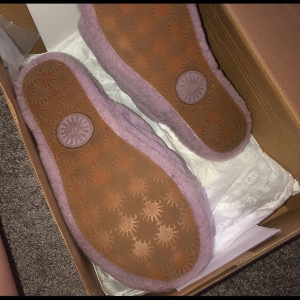 ugg slides - Picture 4 of 4